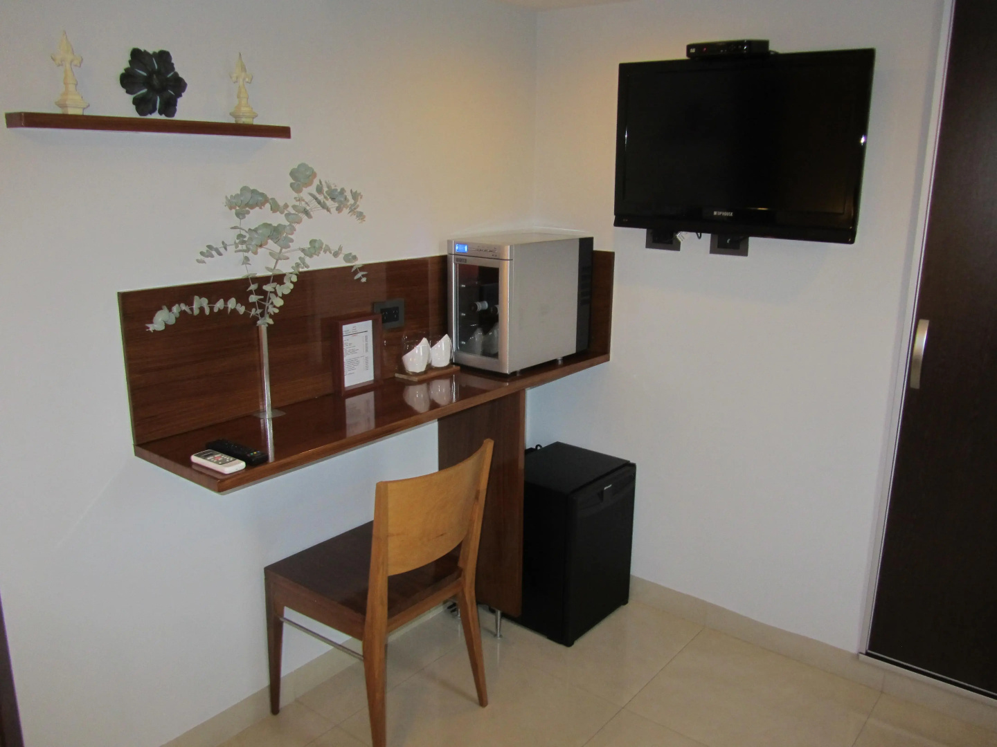 EZE Inn Boutique Hotel
