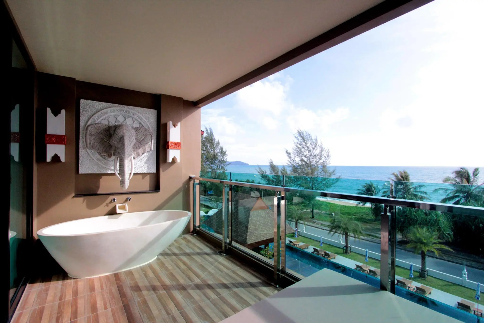 Курортный отель Maikhao Palm Beach