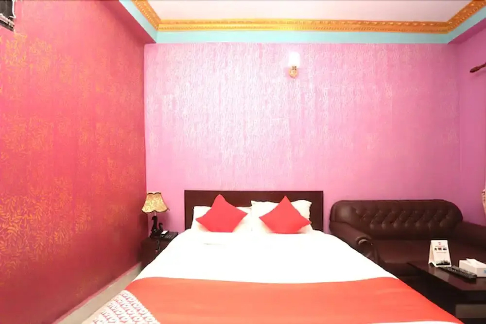 OYO 711 Hotel Mustang Plaza