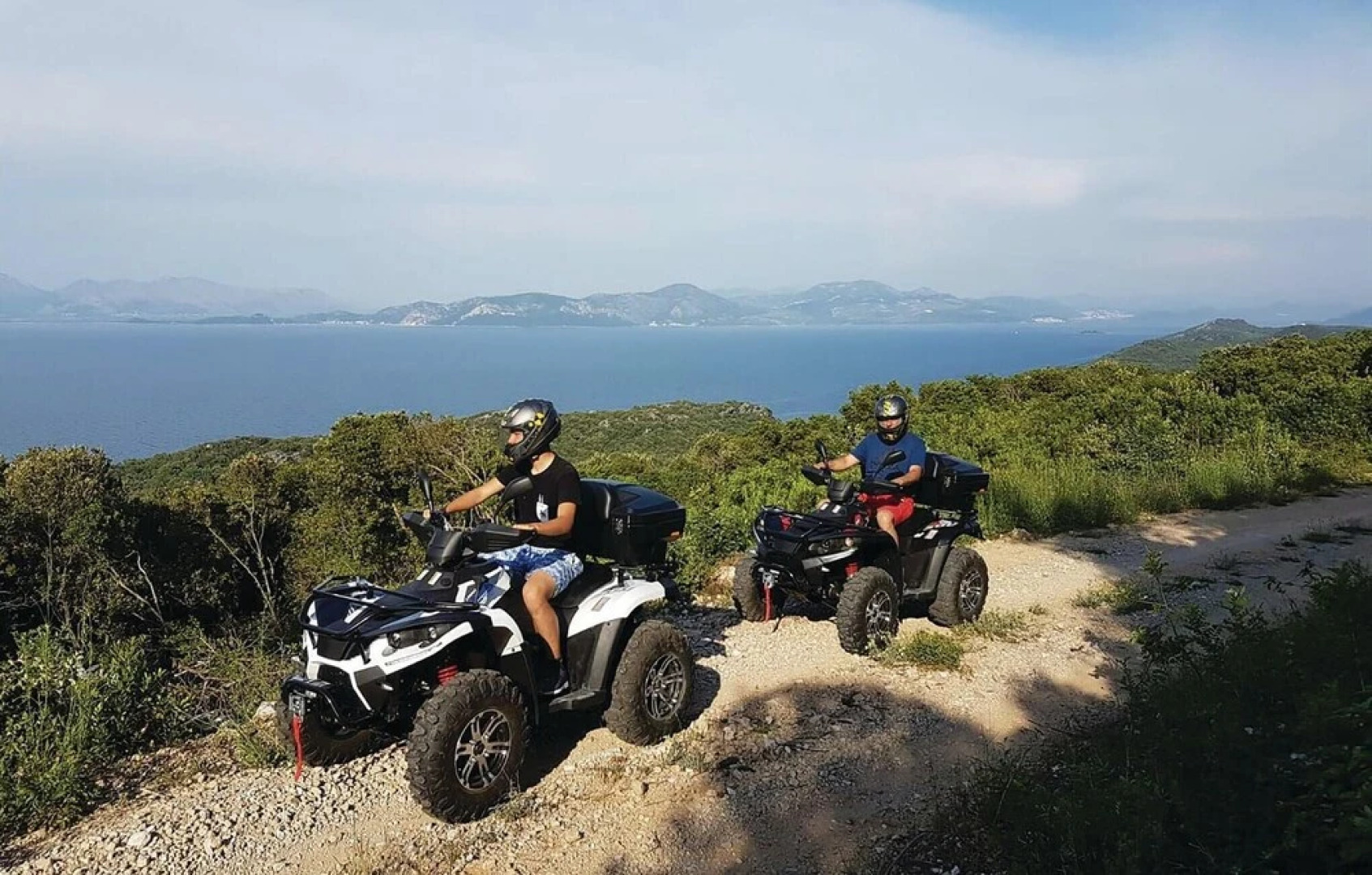 Nice Home in Sreser with Hot Tub, Sauna & WiFi