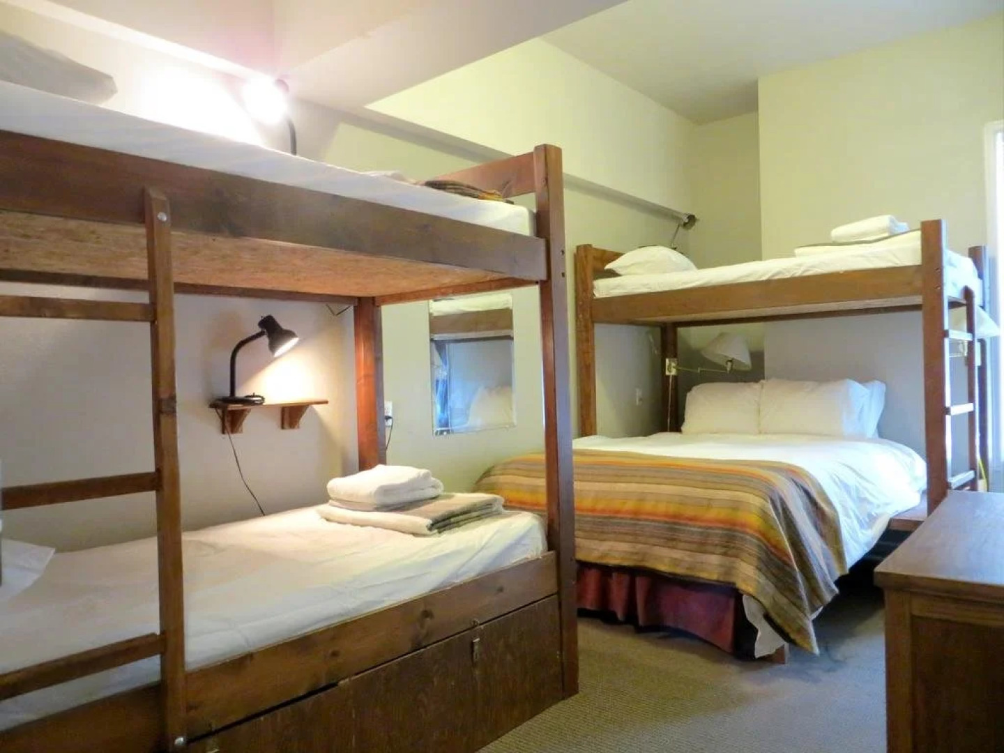 Crested Butte Lodge and Hostel