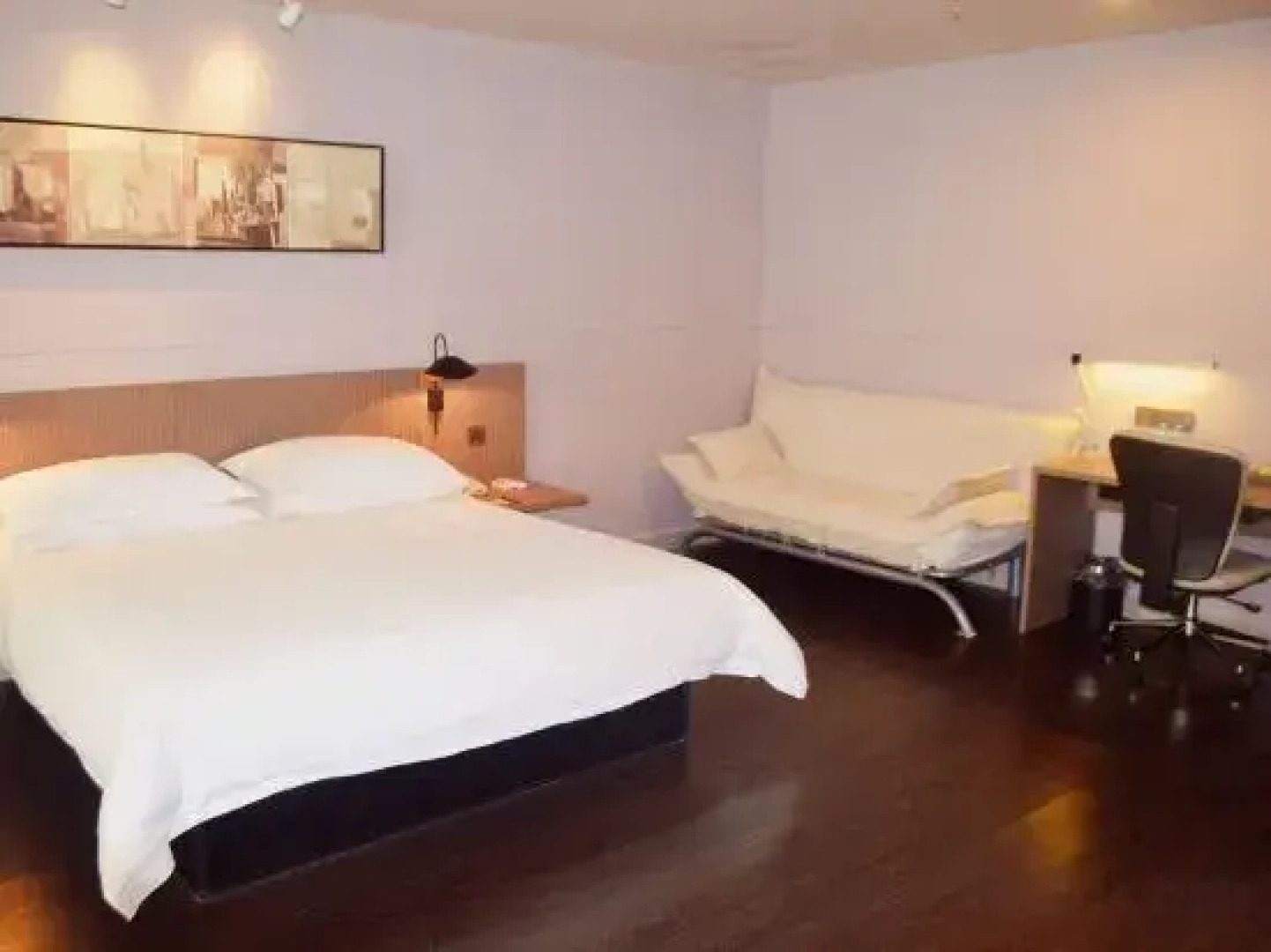 Jinjiang Inn Select (Changji Administrative Center)