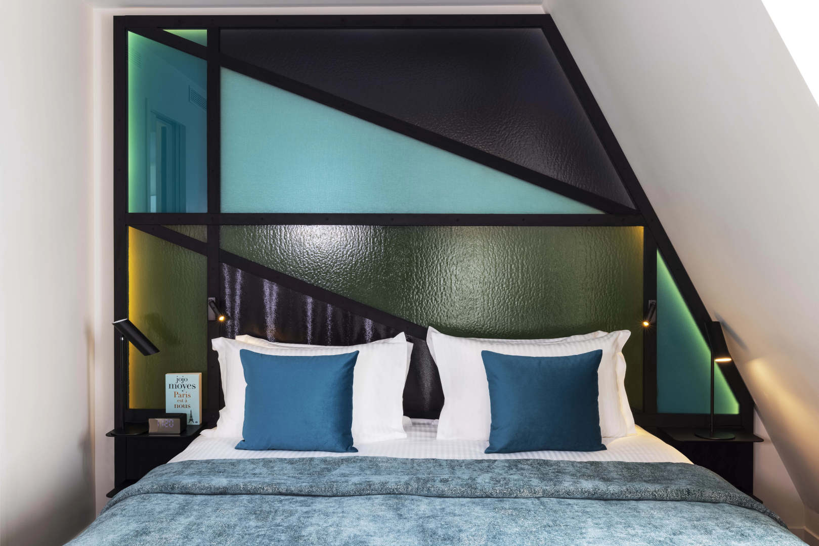 Le 12 Hotel