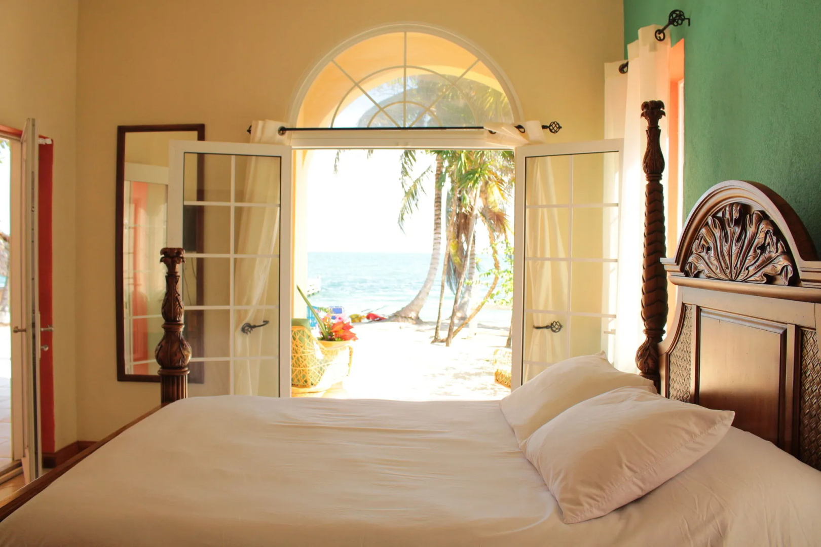Parrot Cove Lodge