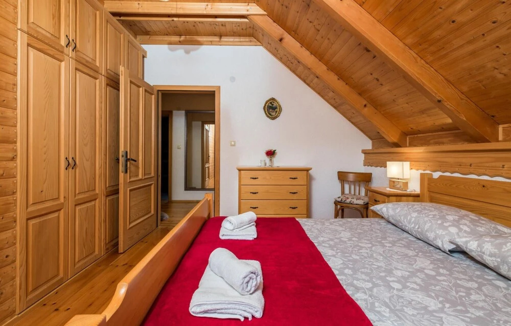 Beautiful Home in Fuzine With Jacuzzi, Wifi and 2 Bedrooms