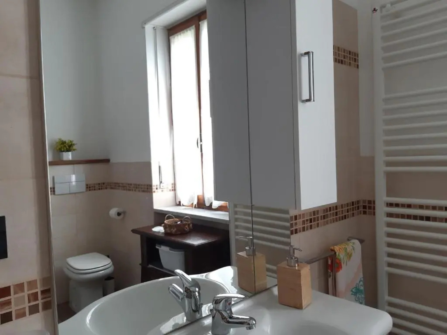 Bilocale Tití, soleggiato con vista montagne