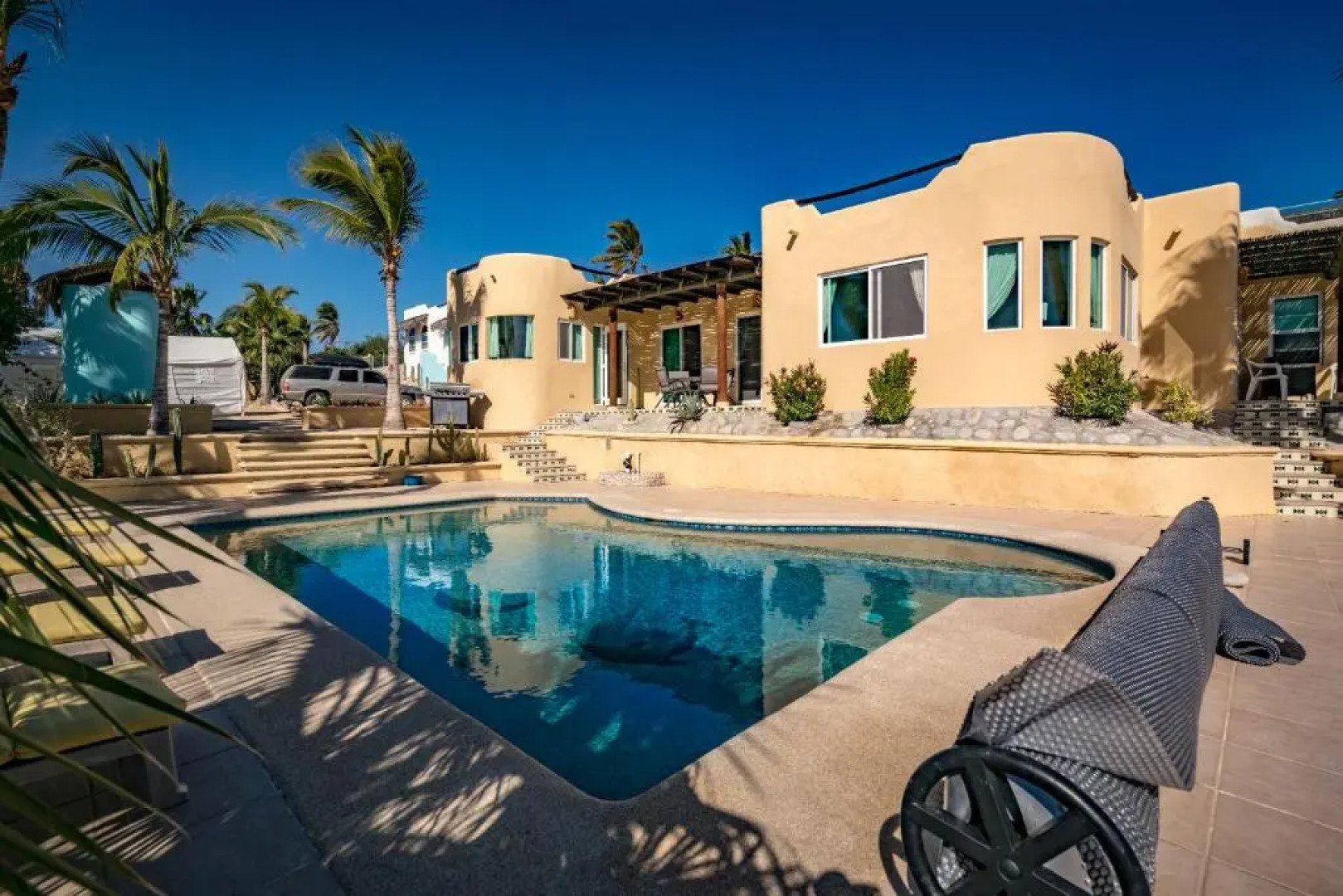 Casa Mañana Amazing Villa with Beachfront & Pool 4BR 4BA