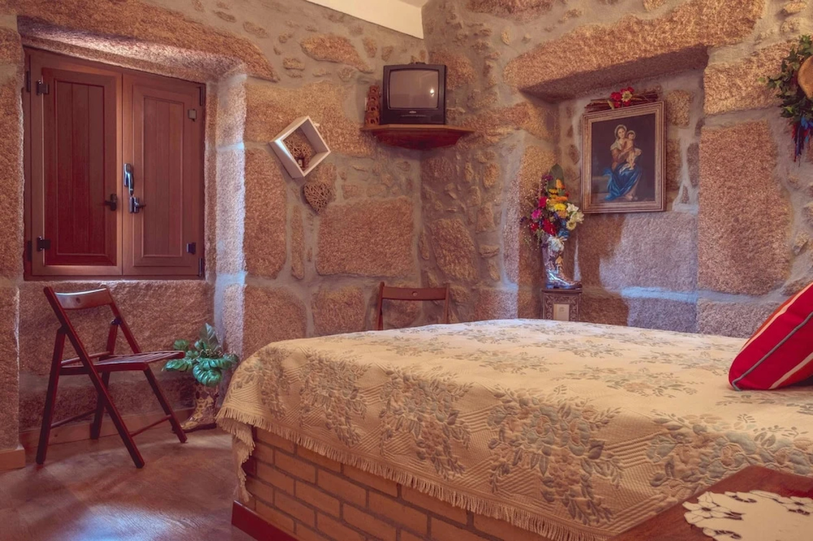 House With 2 Bedrooms in Fornos de Algodres, With Wonderful Mountain View, Furnished Terrace and Wifi Near the Beach