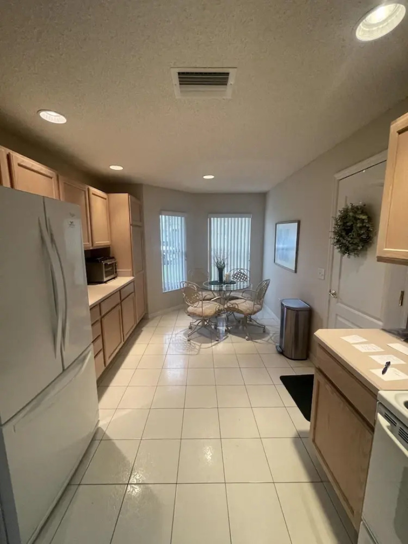 Burbank - Beautiful Designer Home Near Glenview Country Club