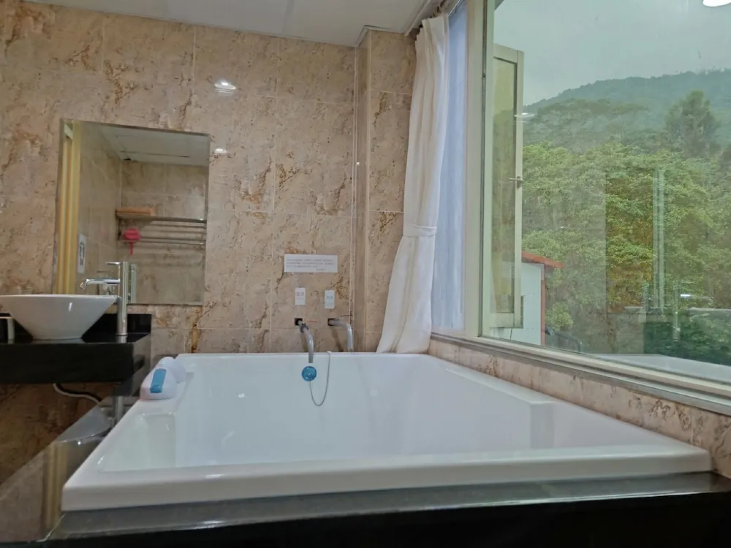 Ruixiong Hotspring Villa