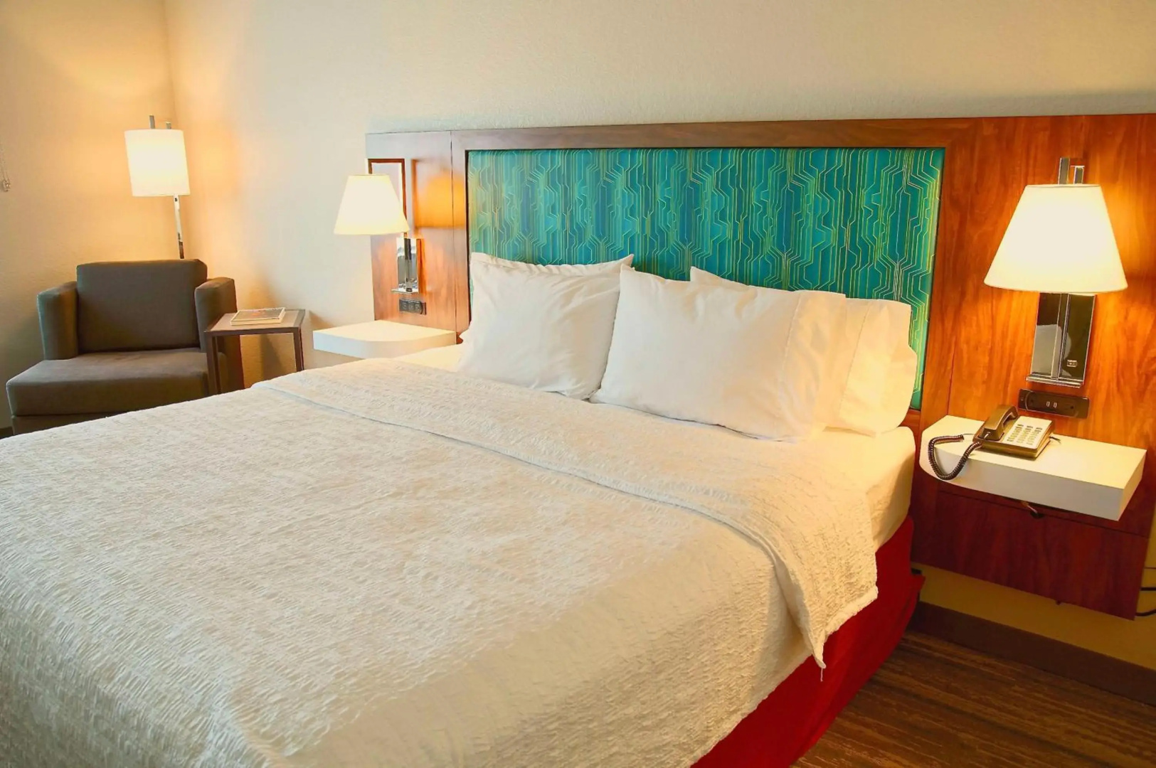Hampton Inn & Suites Cathedral City