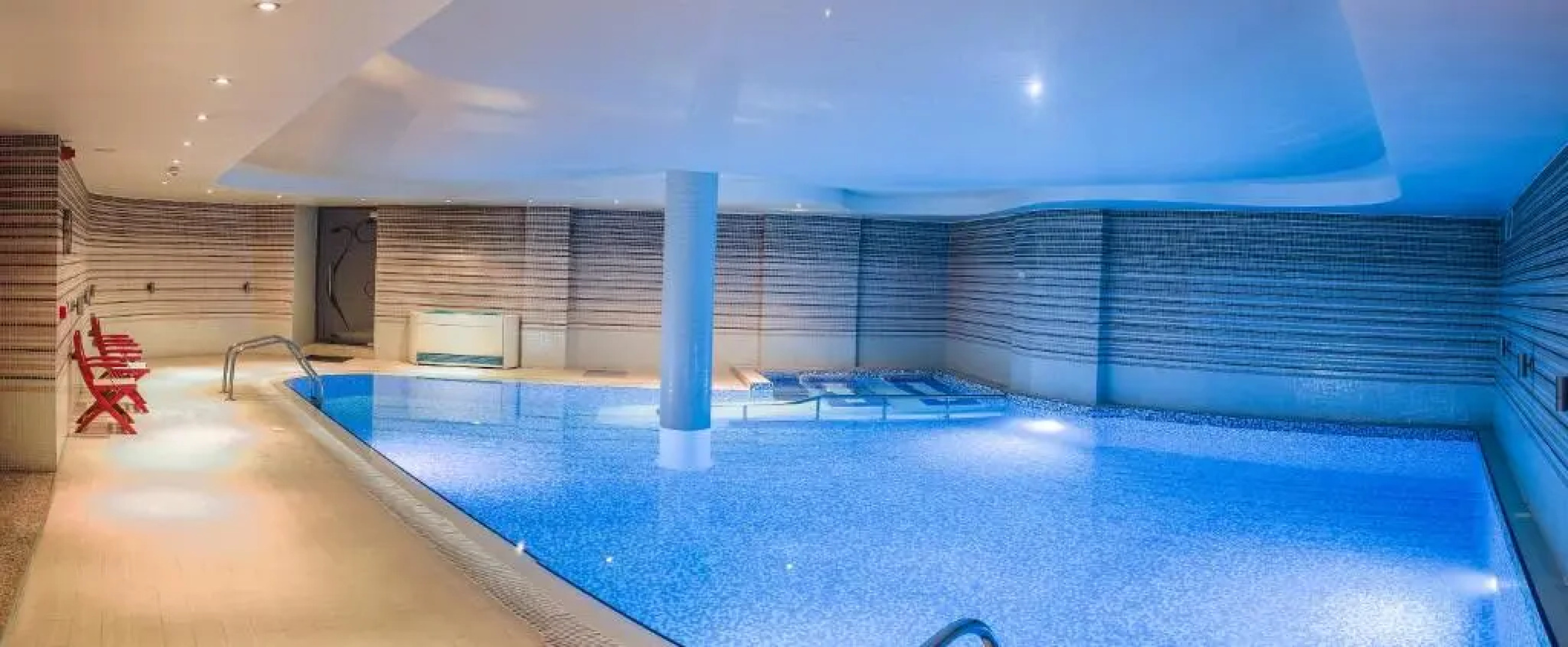 Cosmopolitan Hotel & Wellness