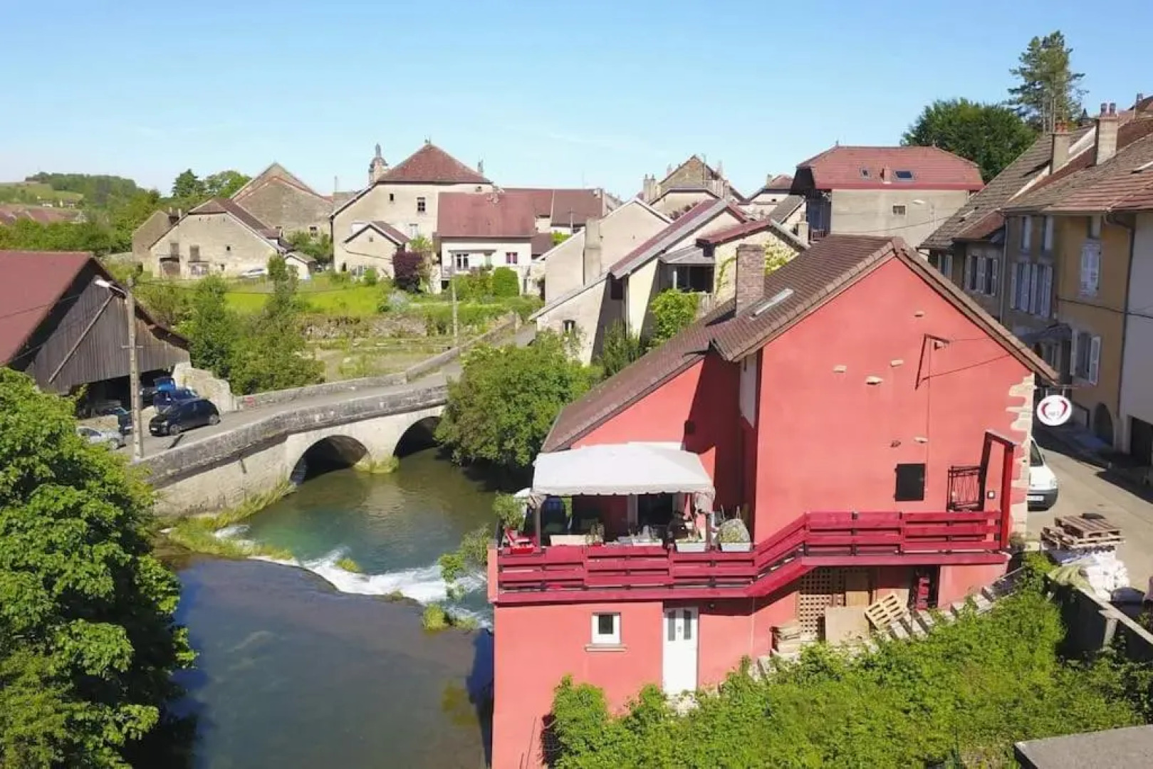 CHEZ INES - Un lieu de vie en Arbois 2 à 14 personnes