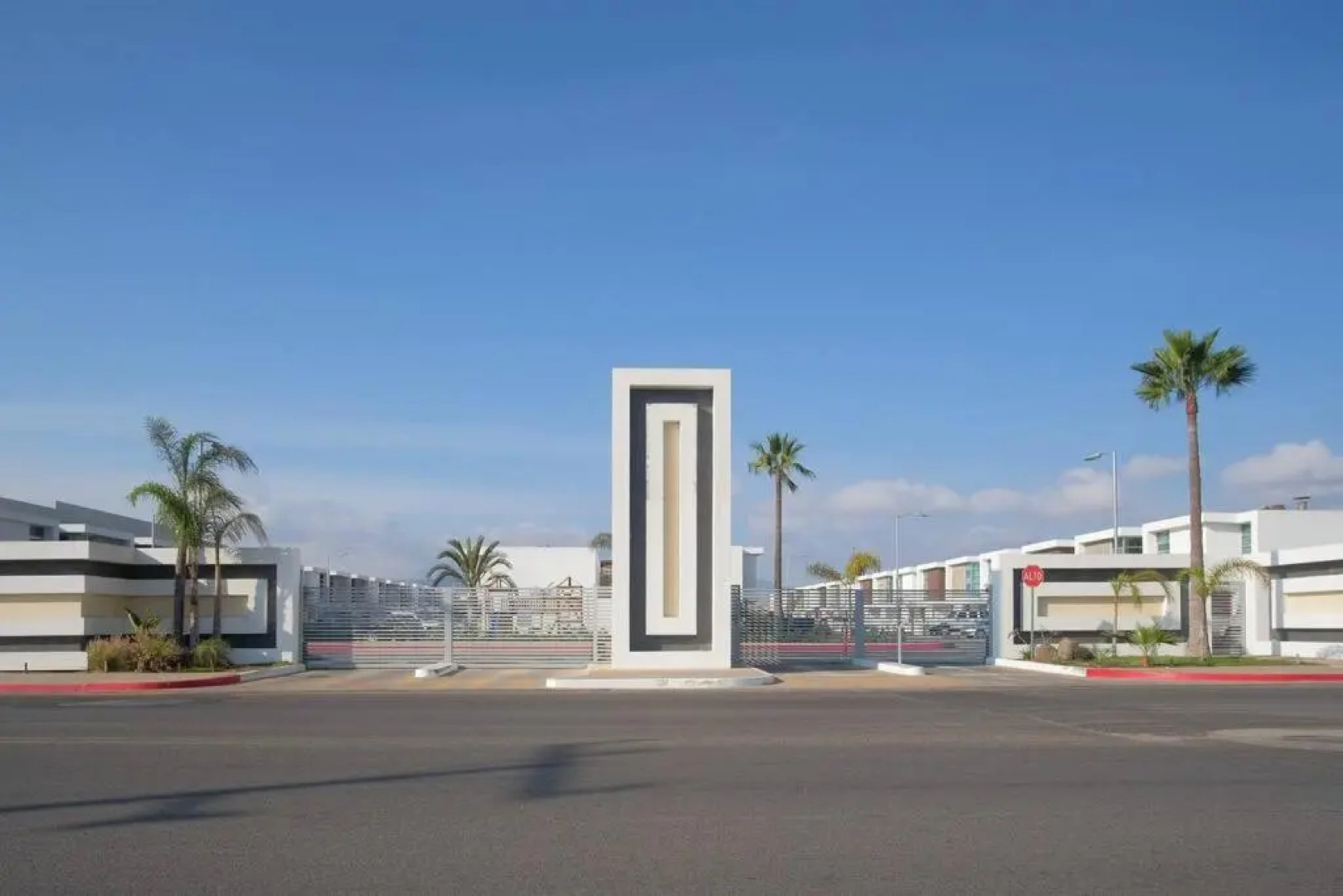 New House / VIP / 1 Block to the Beach