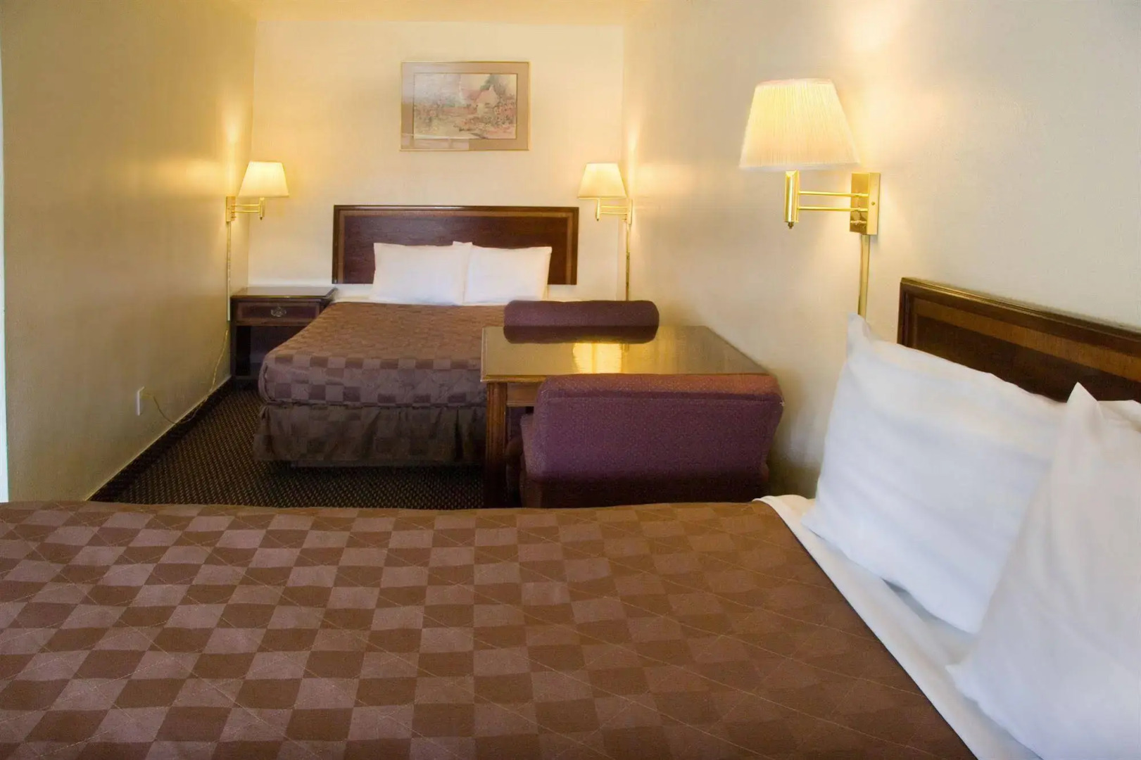 Rodeway Inn & Suites