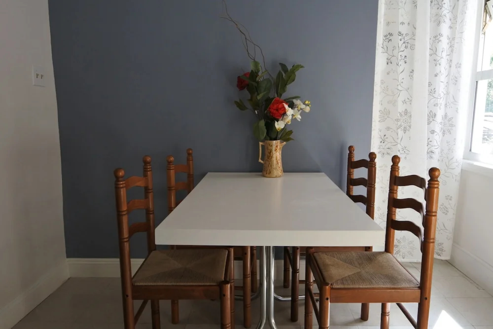 Black Rooster Guesthouse