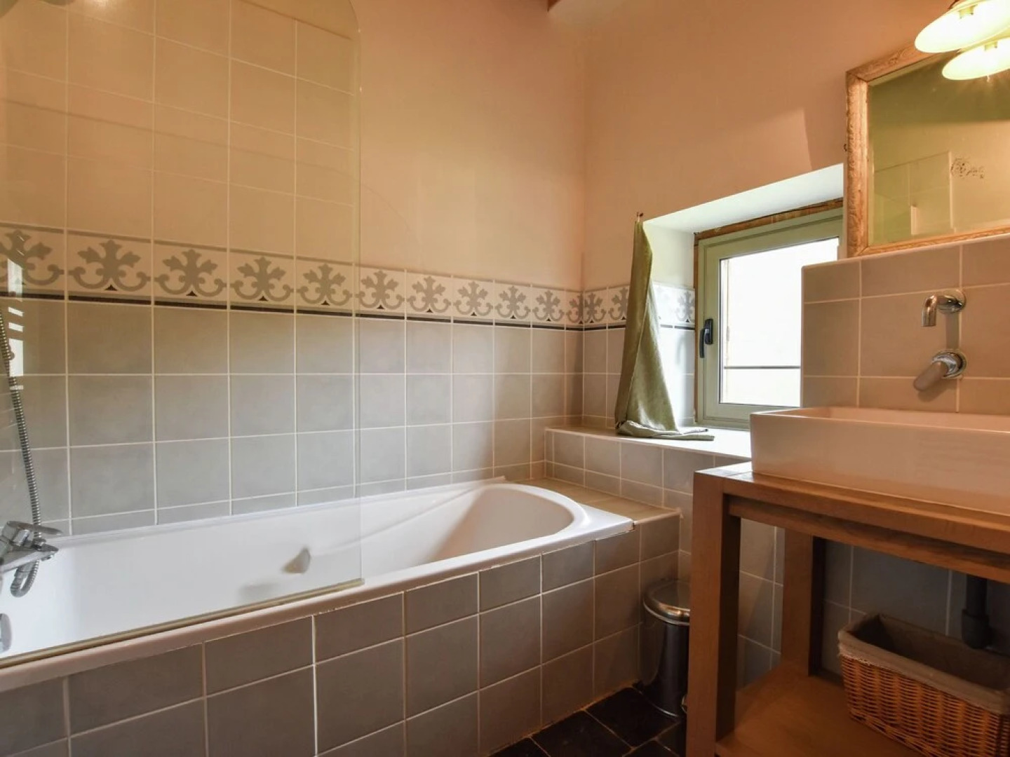 Lovely Farmhouse with Private Swimming Pool in Terrou