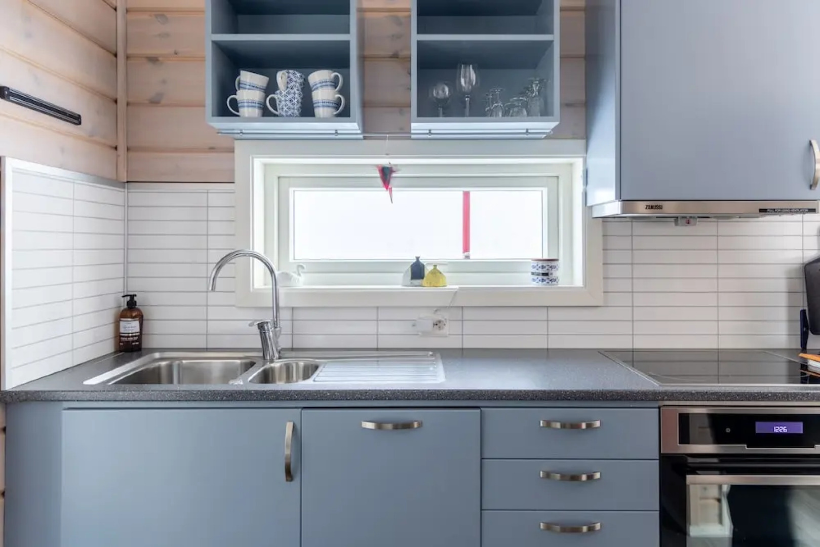 Ekker Island Arctic Lodge