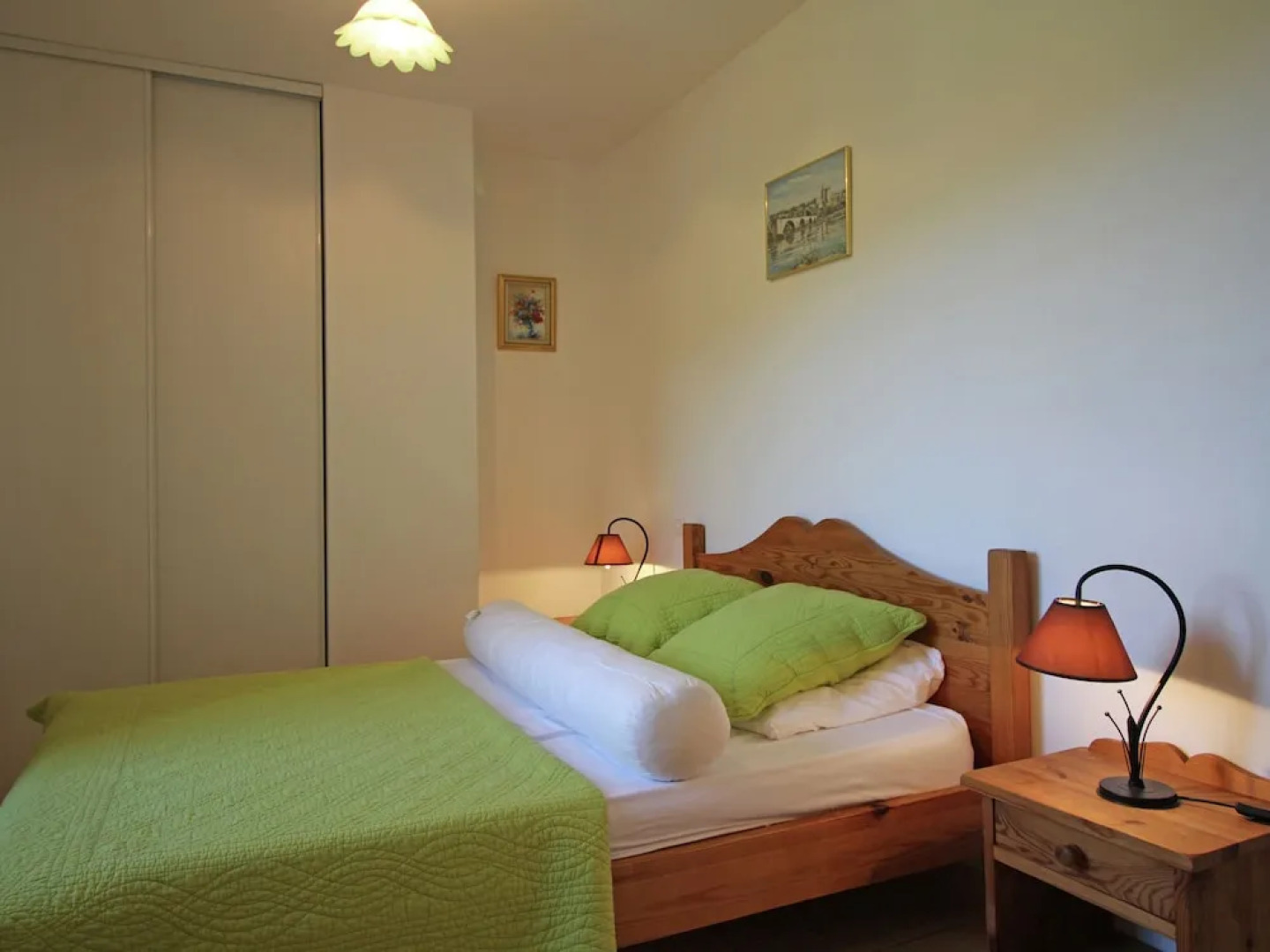 Magnificent Holiday Home with Swimming Pool in Oppede