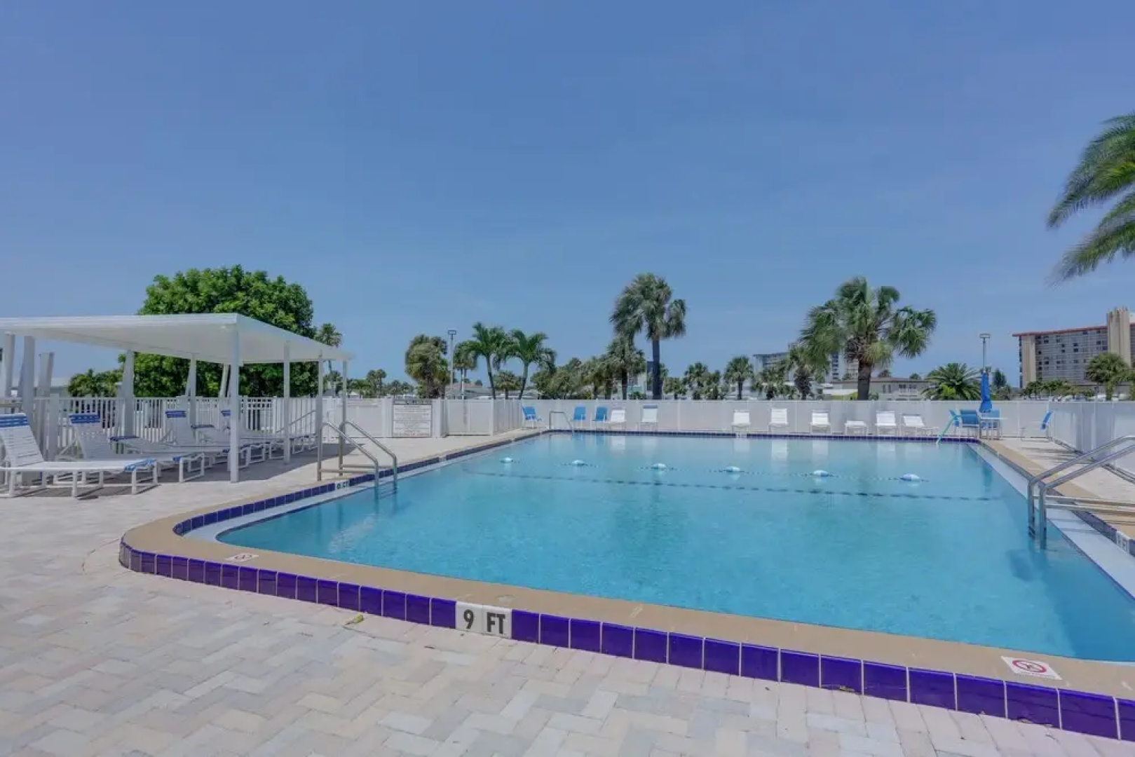 Cozy Jensen Beach Home: Pool Access, Walk to Beach