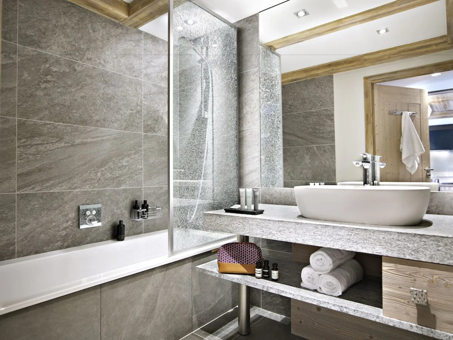 MGM Hôtels & Résidences – Résidence Chalets Éléna