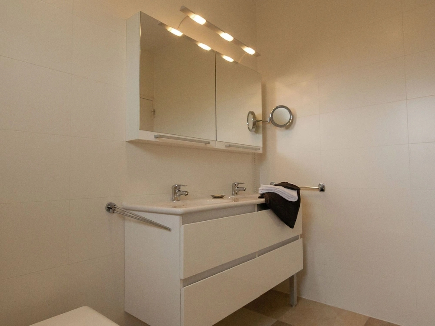 Spacious Luxury Villa With Private Heated Pool and Sauna at an Golf Course