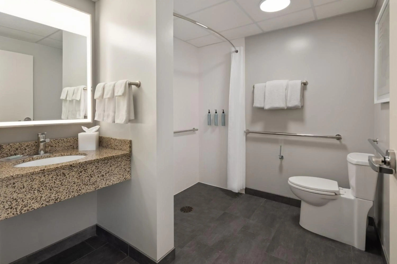 Courtyard by Marriott La Crosse