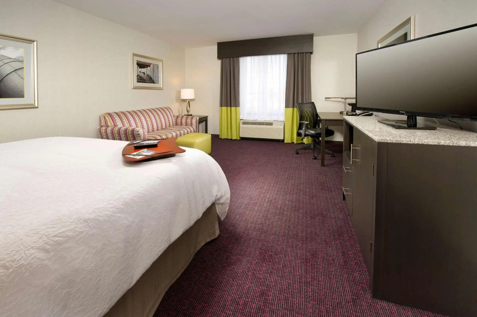 Hampton Inn & Suites Buffalo Airport