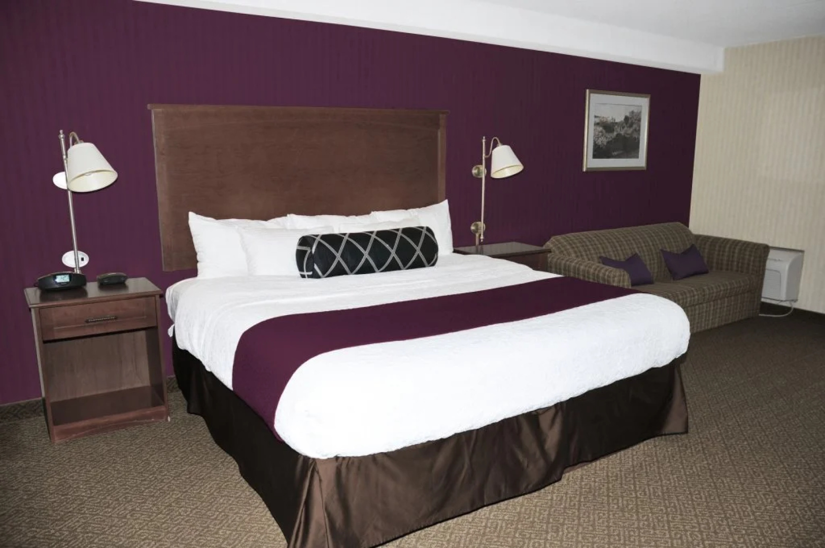 Ramada By Wyndham Niagara Falls By The River