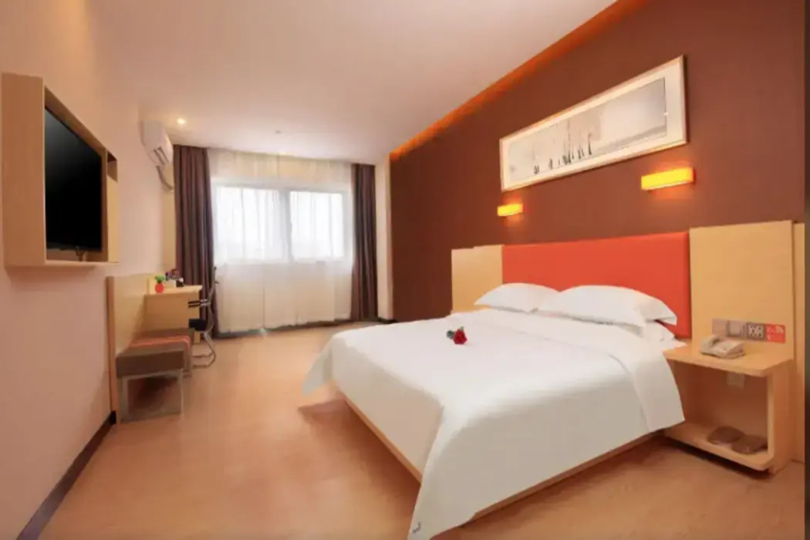 7 Days Premium Qianjiang Railway Station Longxiacheng