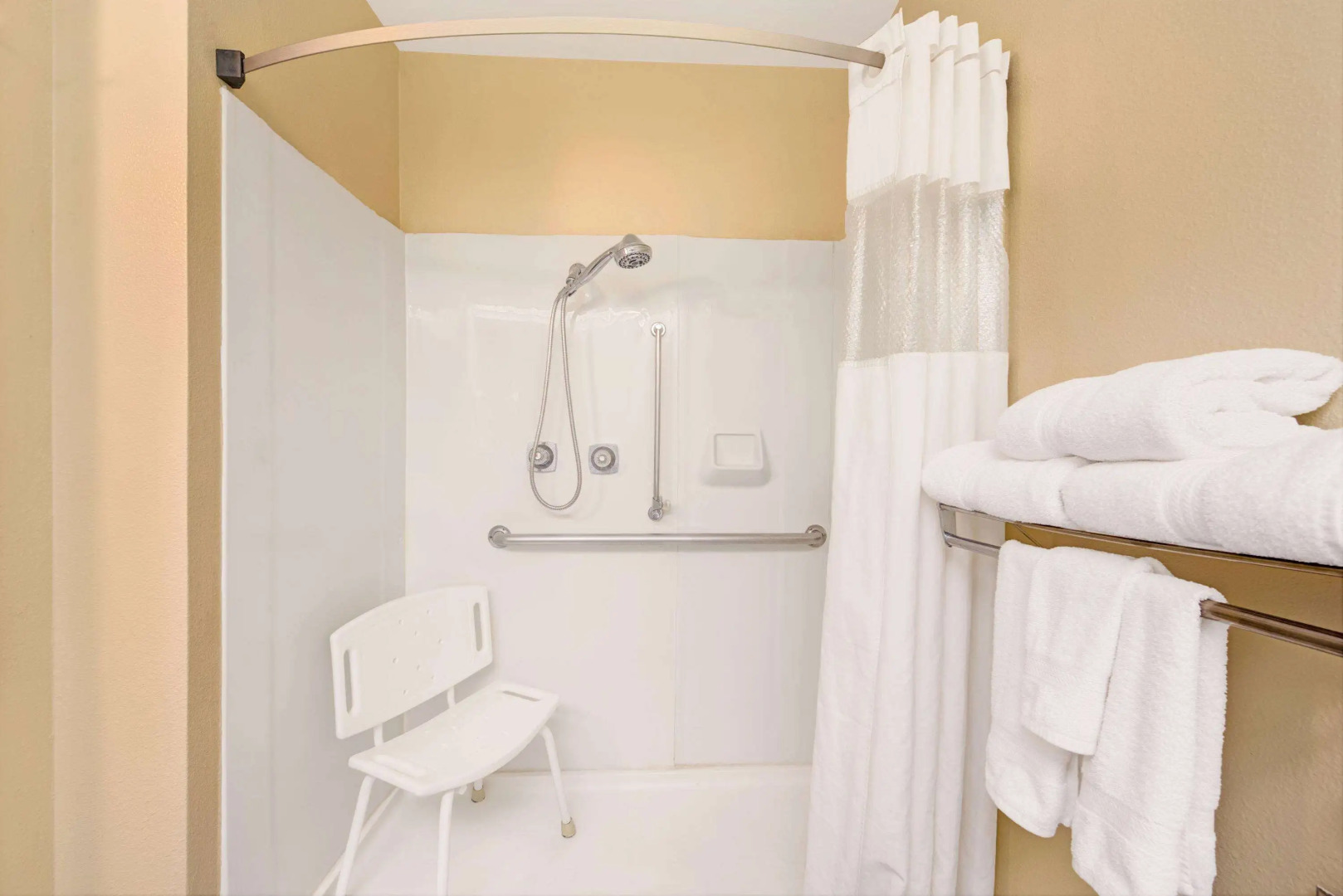 Days Inn by Wyndham Dallas Plano