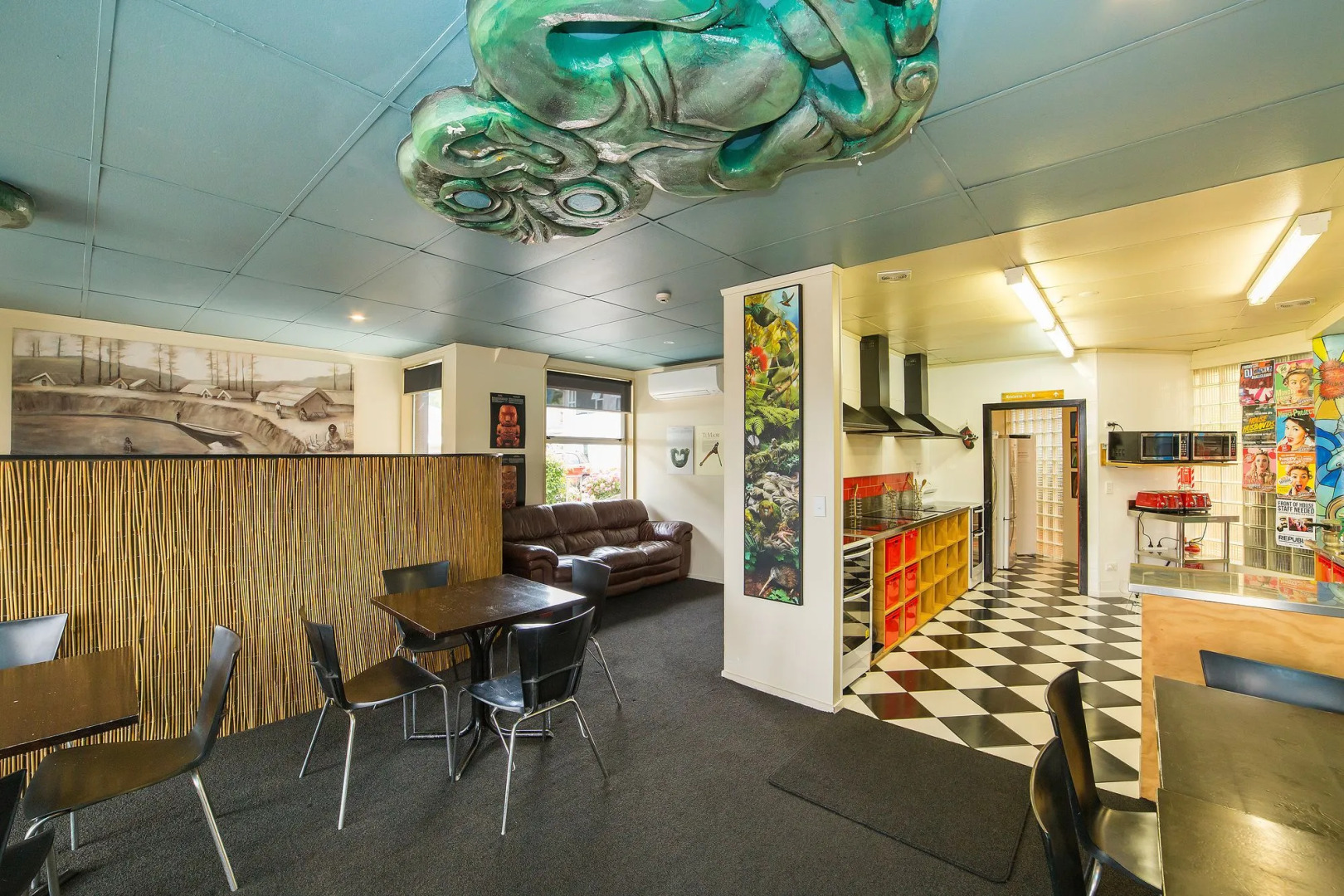 Tahuna Pod Hostel