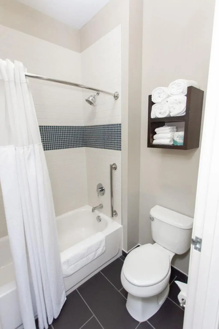 Staybridge Suites Bowling Green by IHG