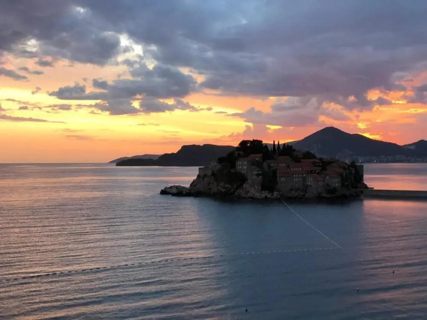 Sveti Stefan Beach Apartment