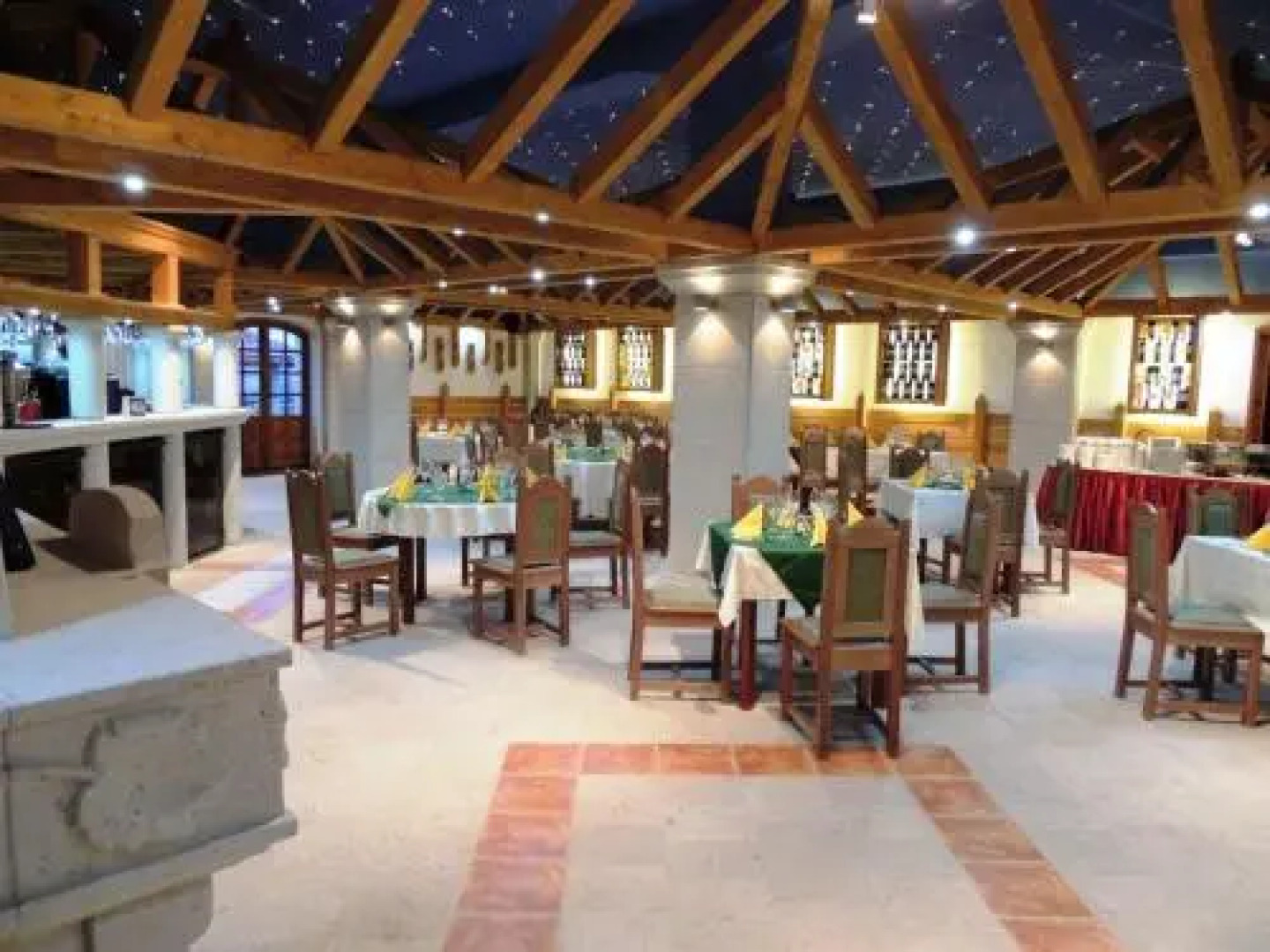 Egri Korona Borhaz es Wellness Hotel