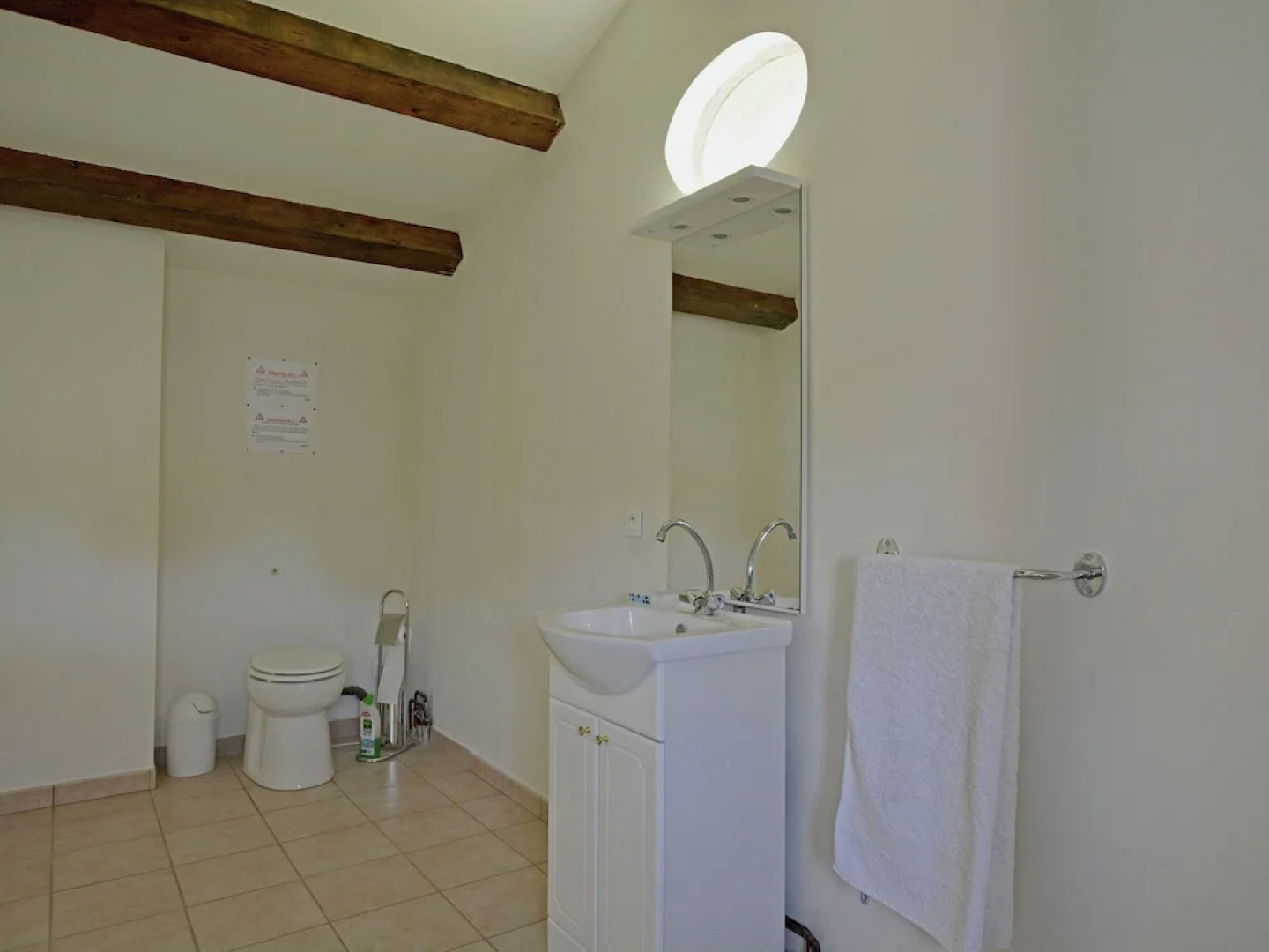 Beautiful Villa in Flaux With Swimming Pool