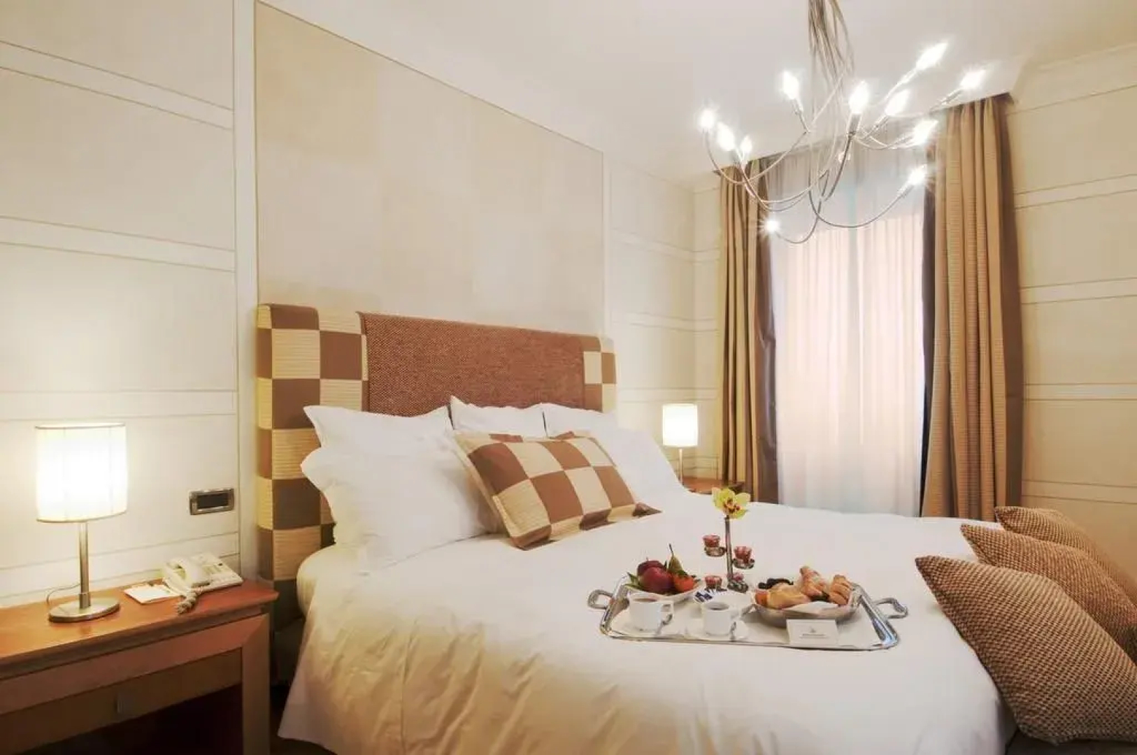 Renaissance Naples Hotel Mediterraneo