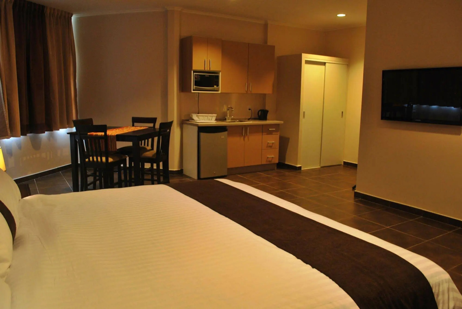 The Mansion Suites