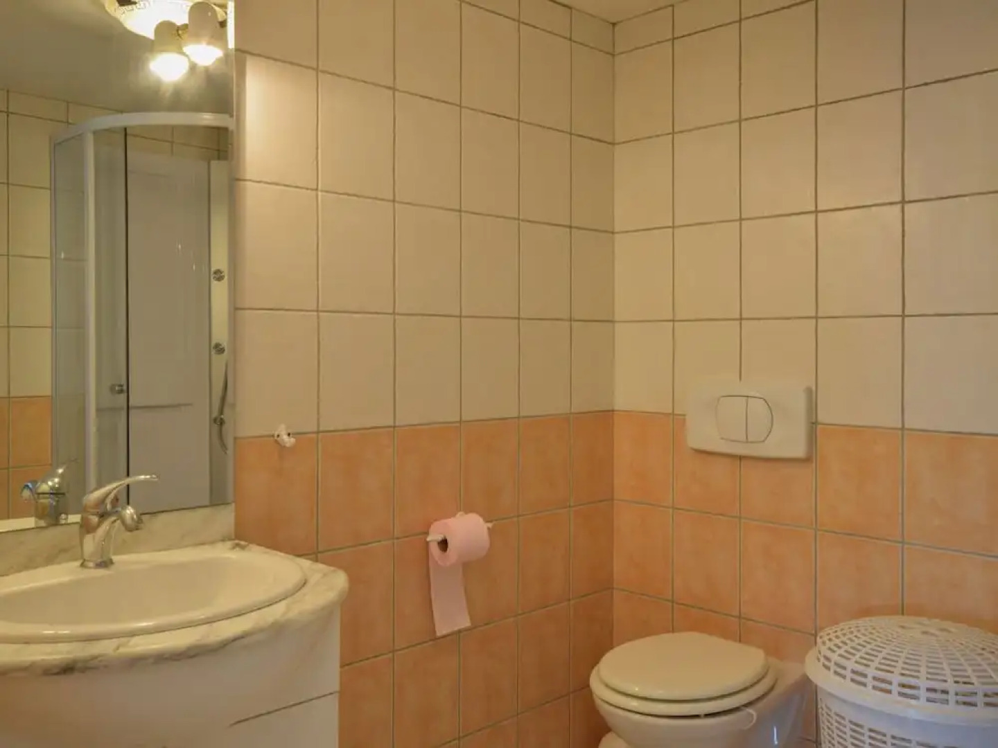 Beautiful Family Villa With Private Pool in Quiet Area of Villeneuve-sur Lot