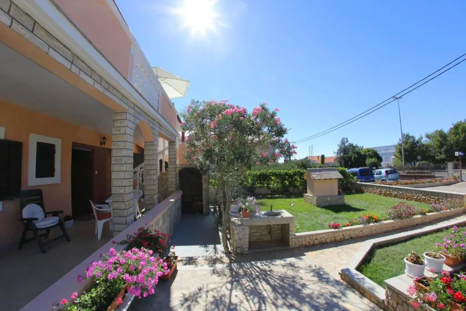 Apartment And Rooms Toka