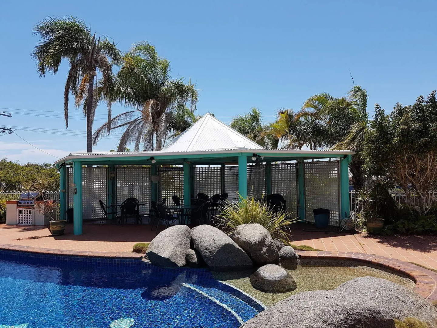 Reef Adventureland Motel