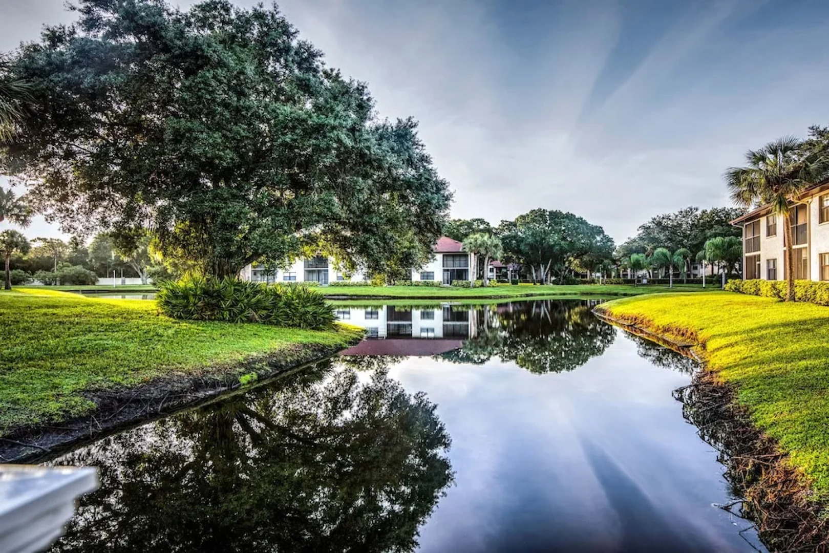 4515 Shorewalk Updated First Floor Condo