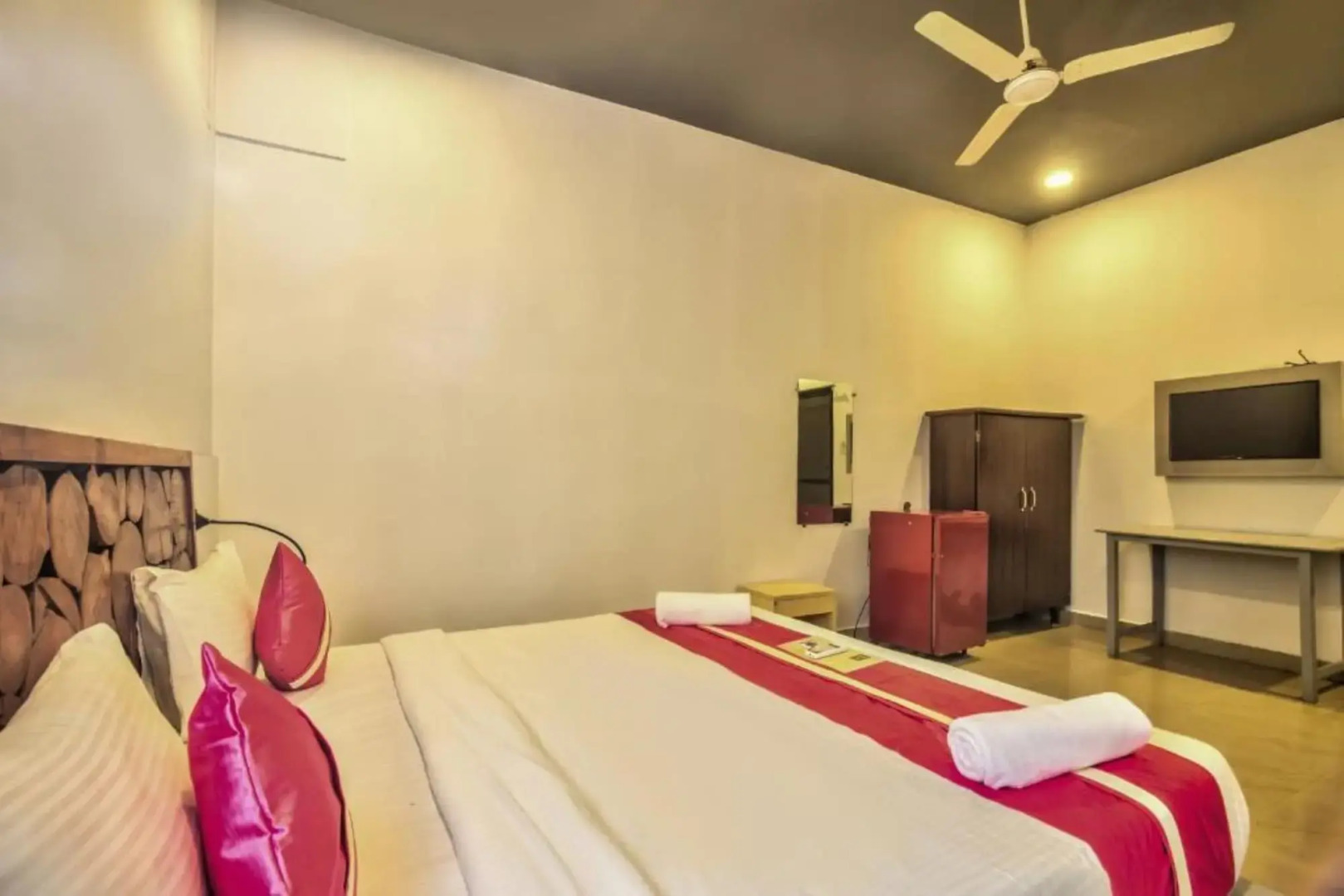 Super OYO Arpora Baga