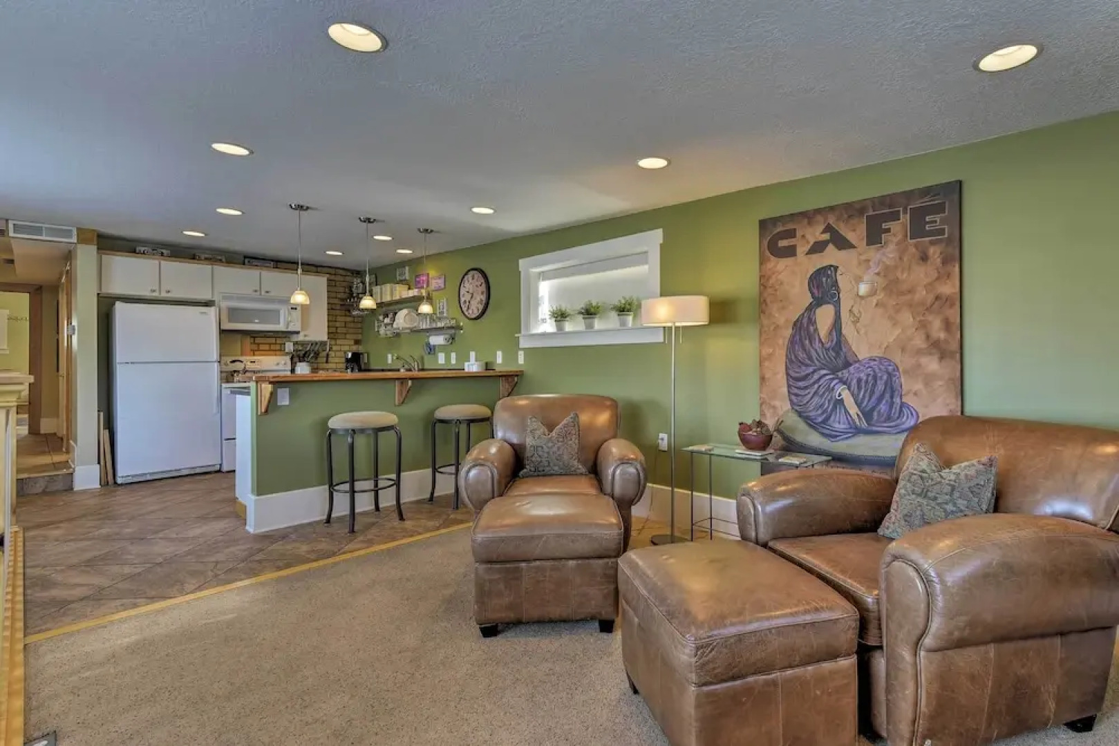 Walkable Downtown Logan Apartment w/ Rooftop Deck