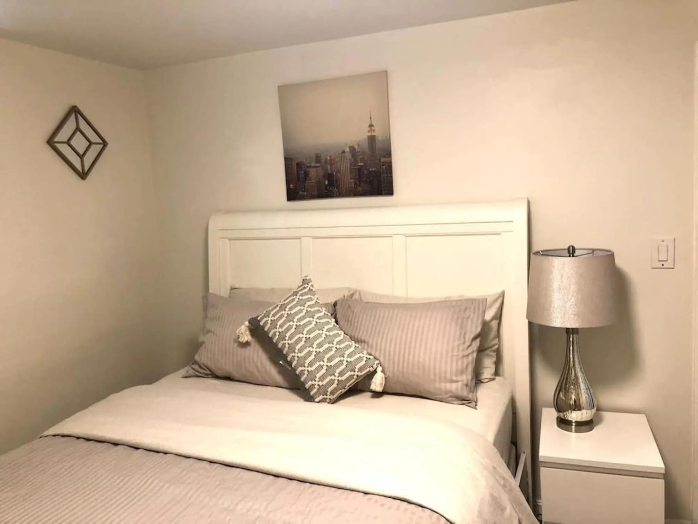 Tucked away garden level studio near Cambridge