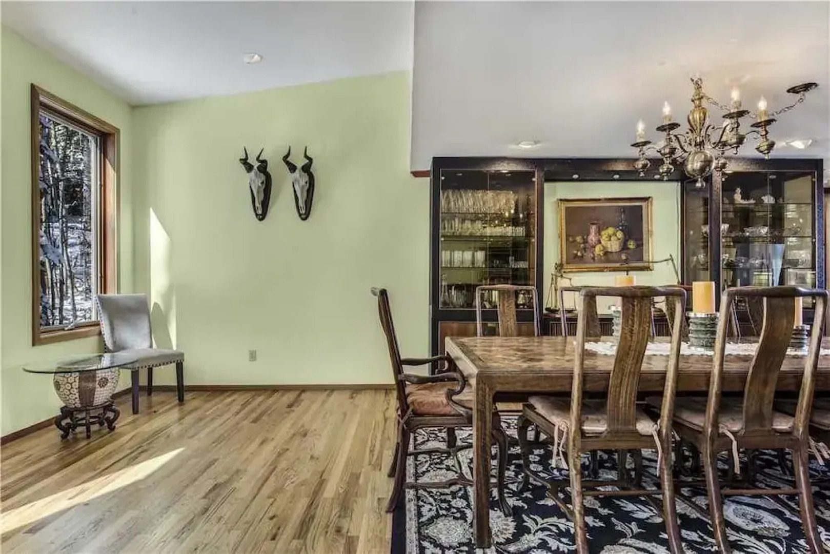 Slopeside Chalet - 6 Bedrooms Home