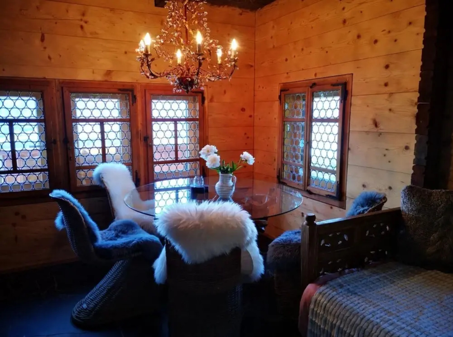 Chalet With Panoramic Views of the Mountains of the Oberland and Lake Thun