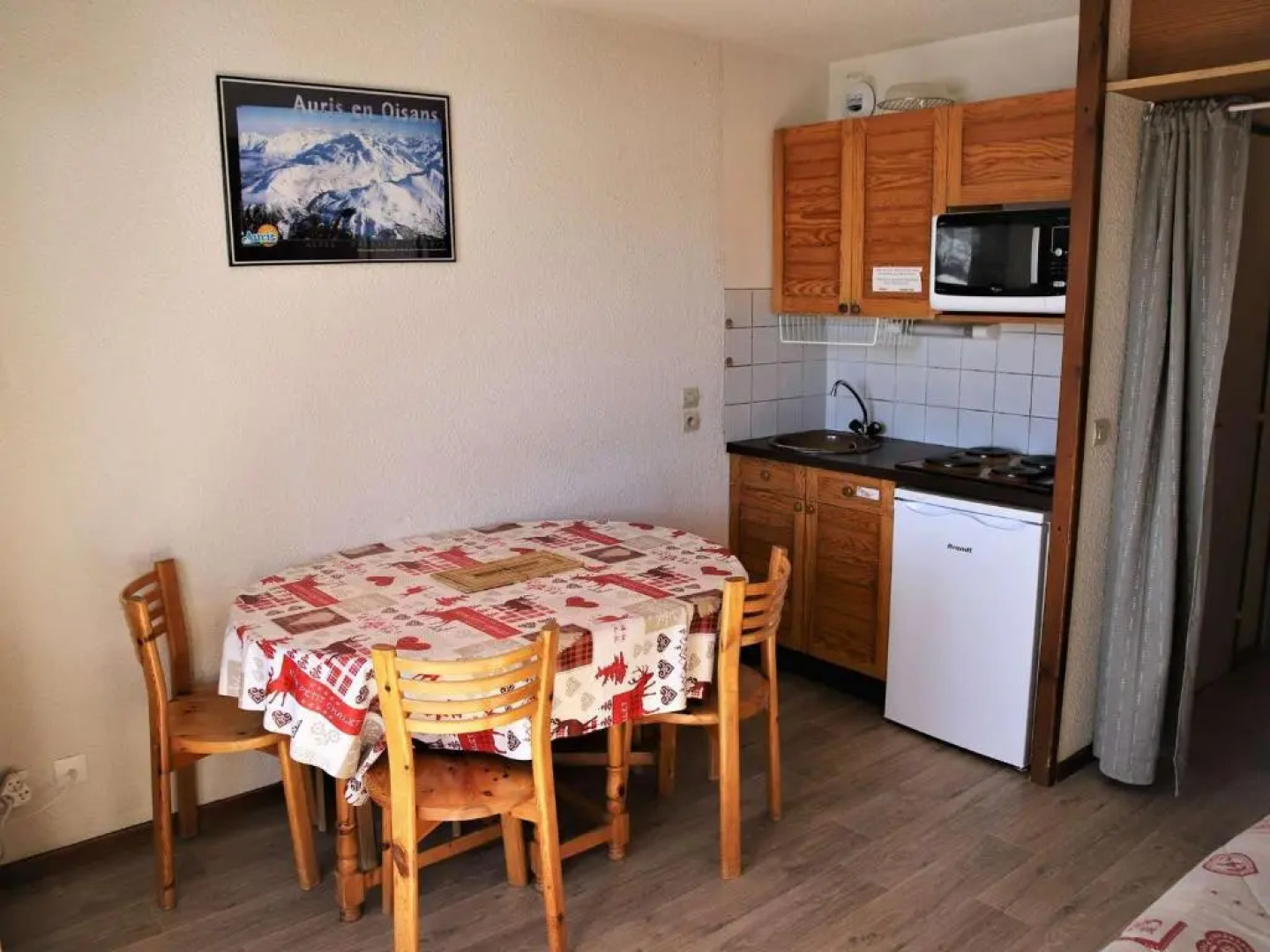 Appartement Auris, 1 pièce, 4 personnes - FR-1-297-58