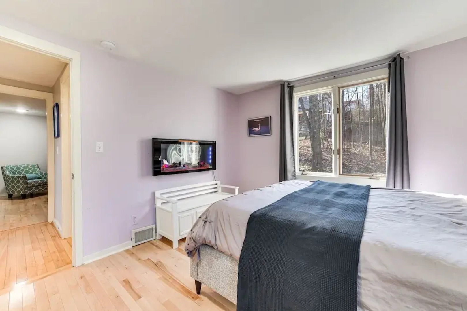 Soaking Tub & Fire Pit! Home Near Dtwn Suttons Bay