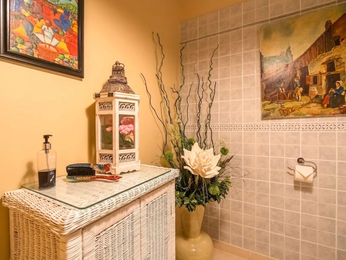 Spacious Villa With Private Swimming Pool and Fully Enclosed Garden